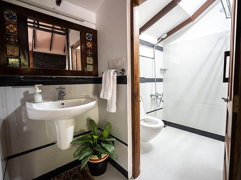 The Riverhouse Panangad Studio - 2 people 2