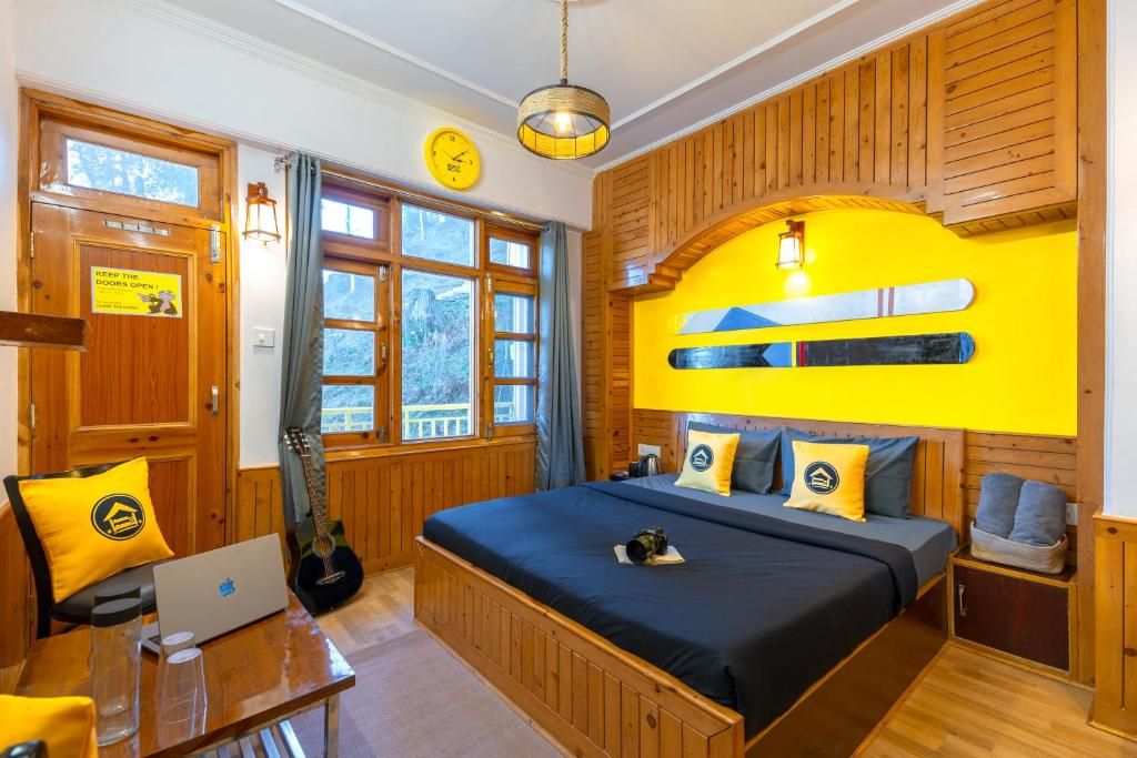 Deluxe Double Room with Balcony