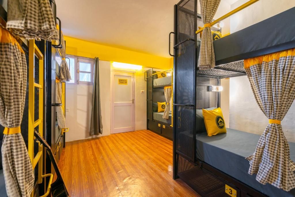 Bed in 8-Bed Mixed Dormitory Room