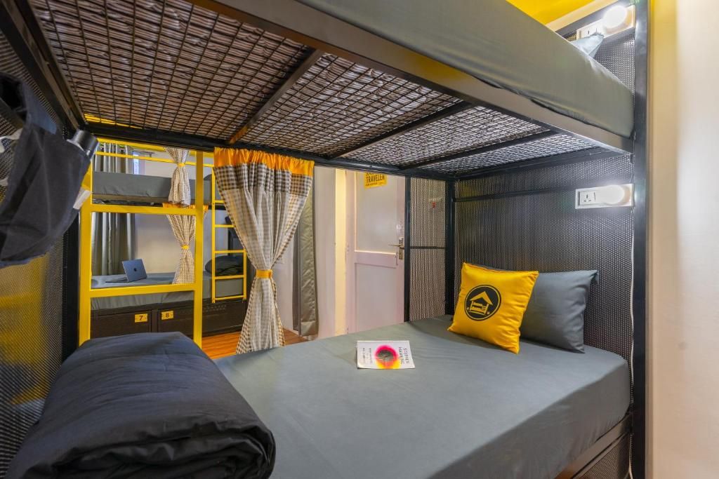 Bed in 8-Bed Mixed Dormitory Room