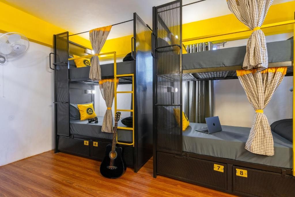 Bed in 8-Bed Mixed Dormitory Room