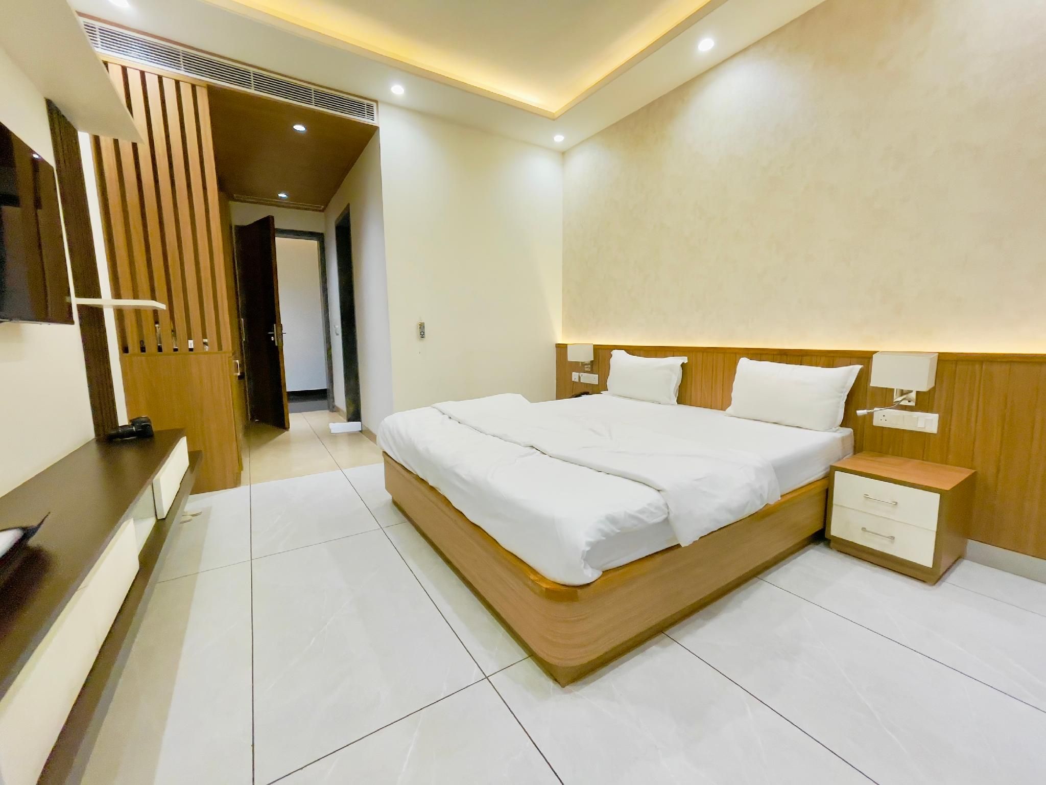 Deluxe Room with Balcony