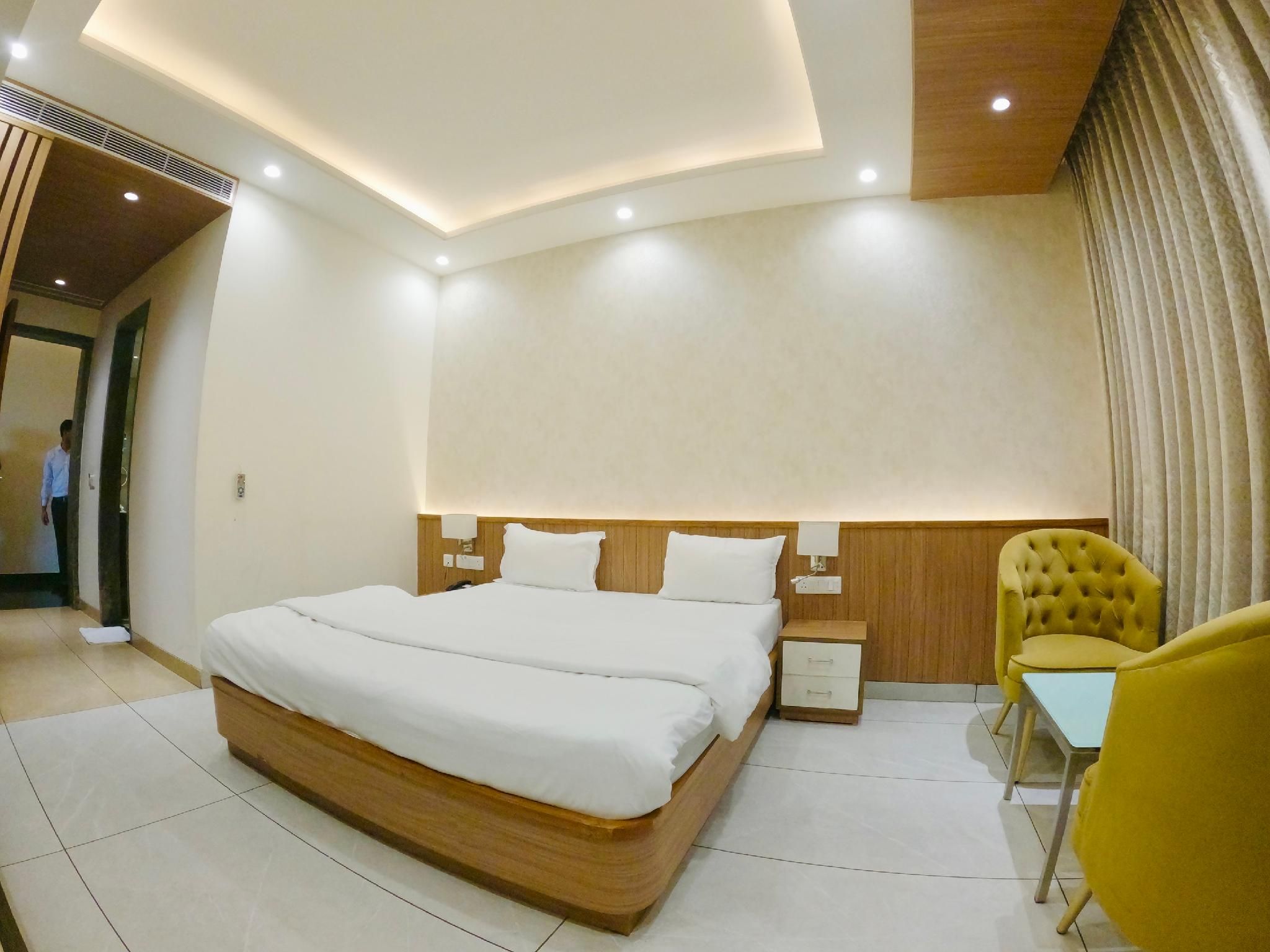 Deluxe Room with Balcony