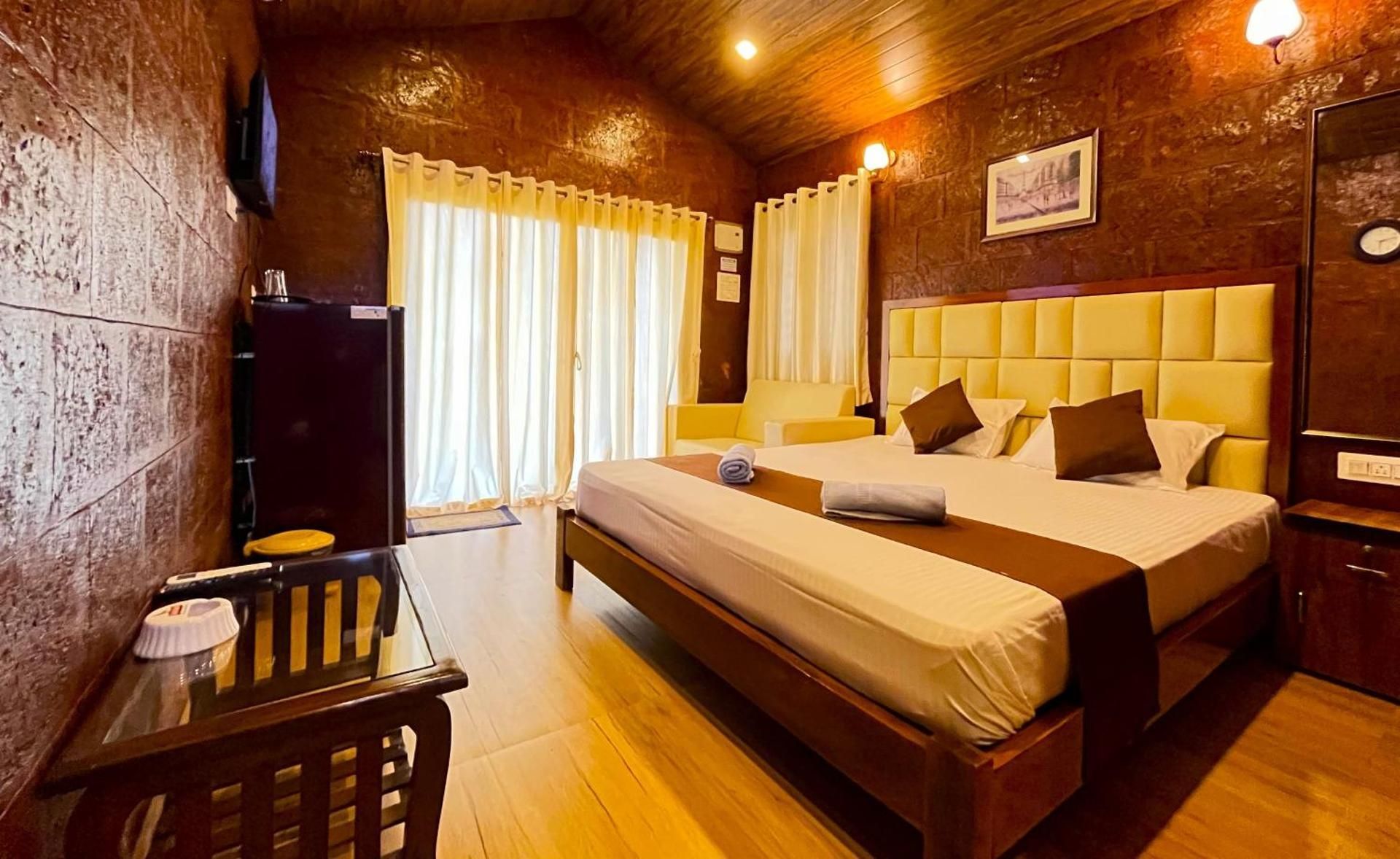 Premium Deluxe Pool Corner Double Double Room