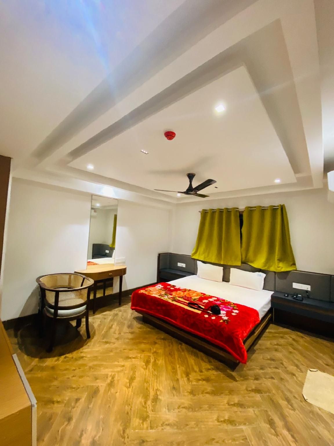 Hotel Grand Zuri (5 minutes from Airport) Standard Queen Room 3