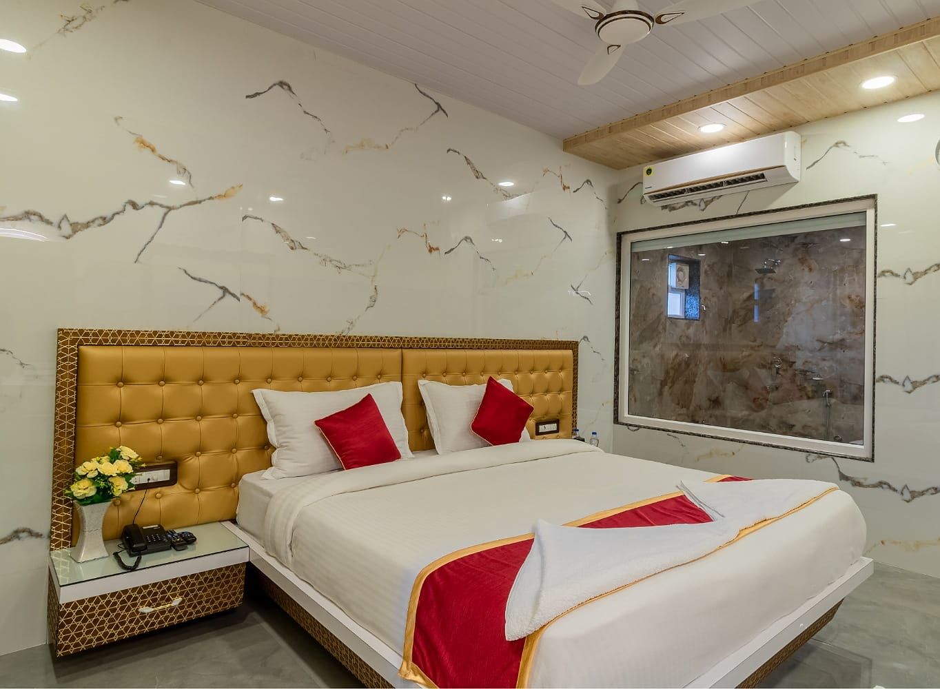 ASTER - Family Suite Room with Balcony and Jacuzzi