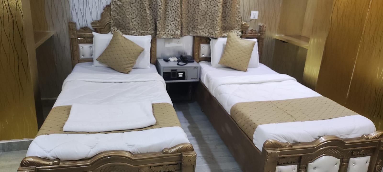 Deluxe Non- Air Conditioning Room