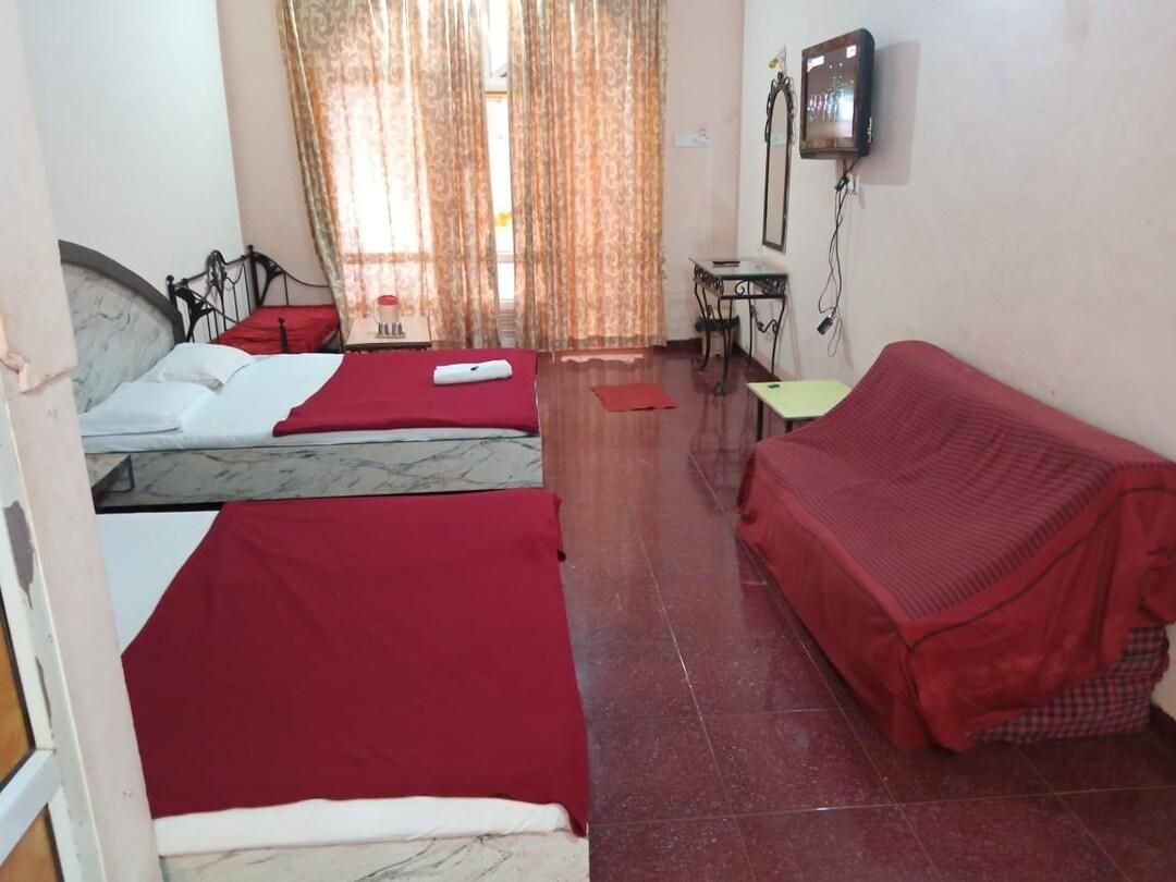  The Wayside Inn Standard Room 2