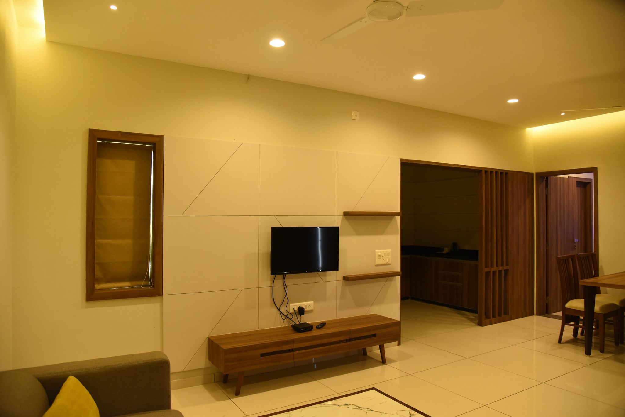 SILVER VILLA