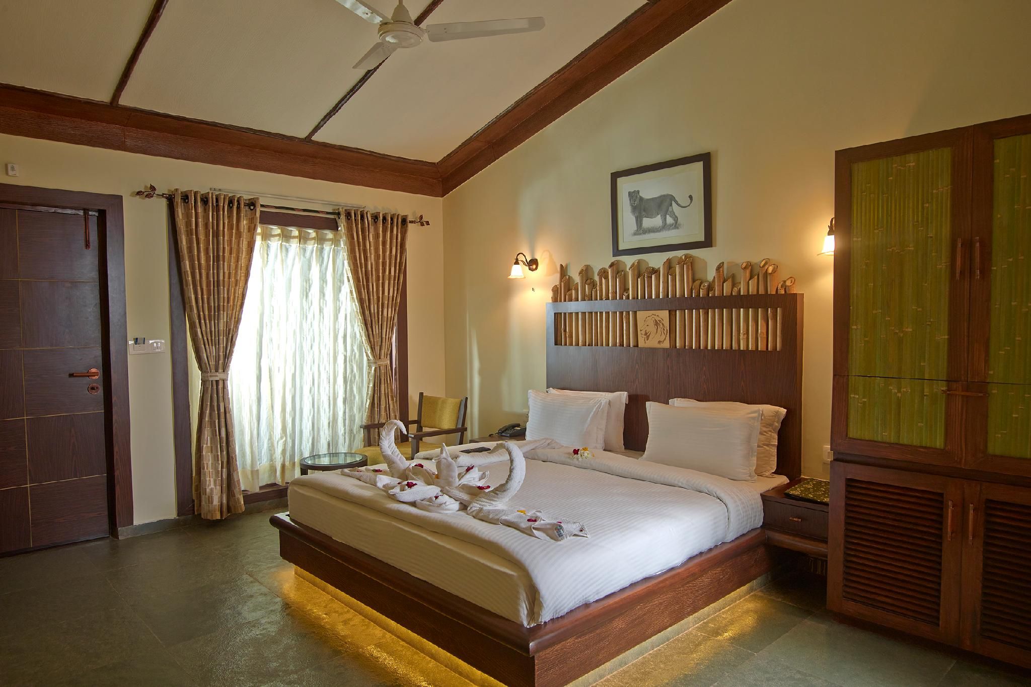 Asiatic Lion Lodge Deluxe Cottage 3