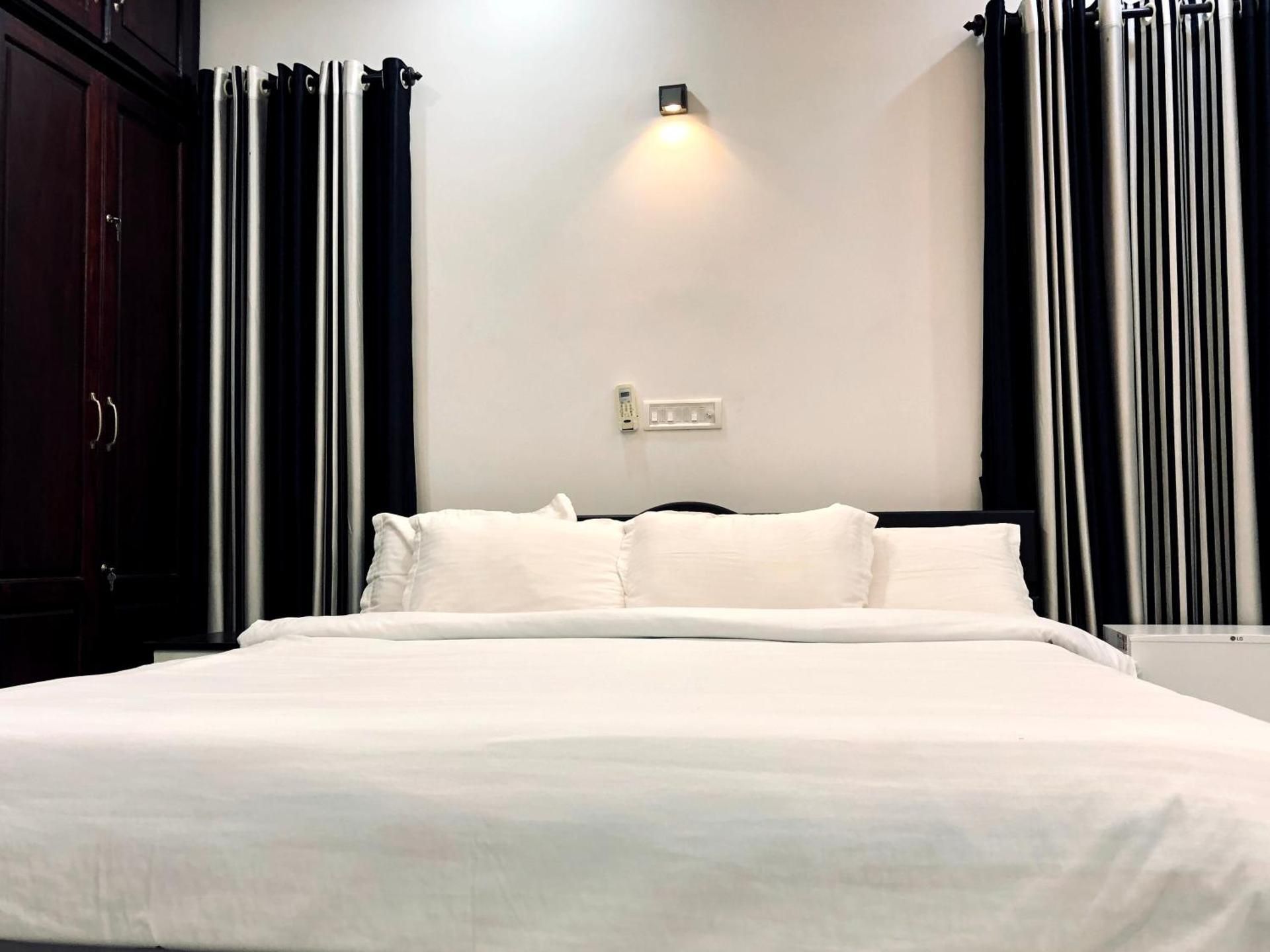 One Bedroom Apartment