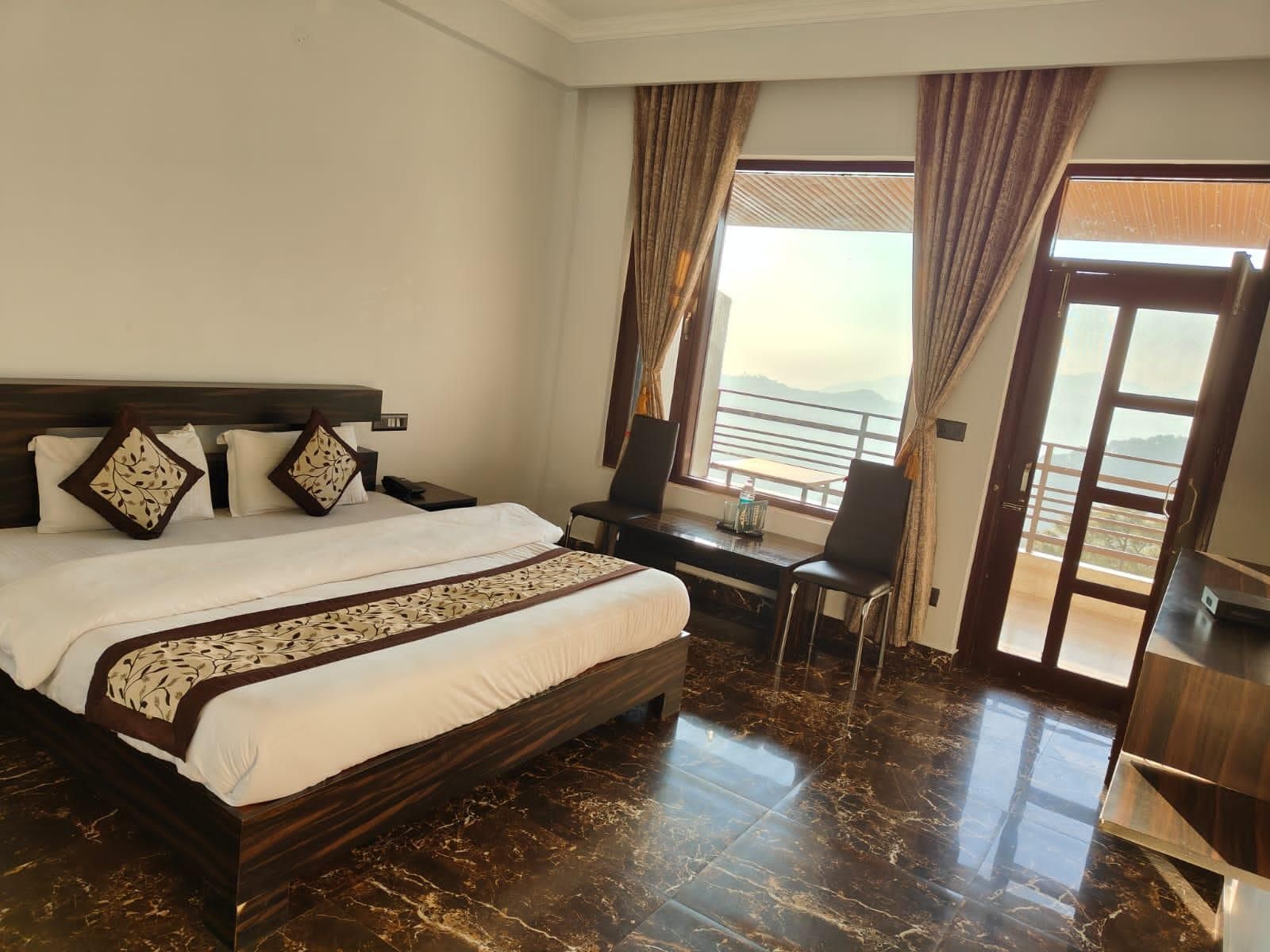 Deluxe Double Room with Balcony
