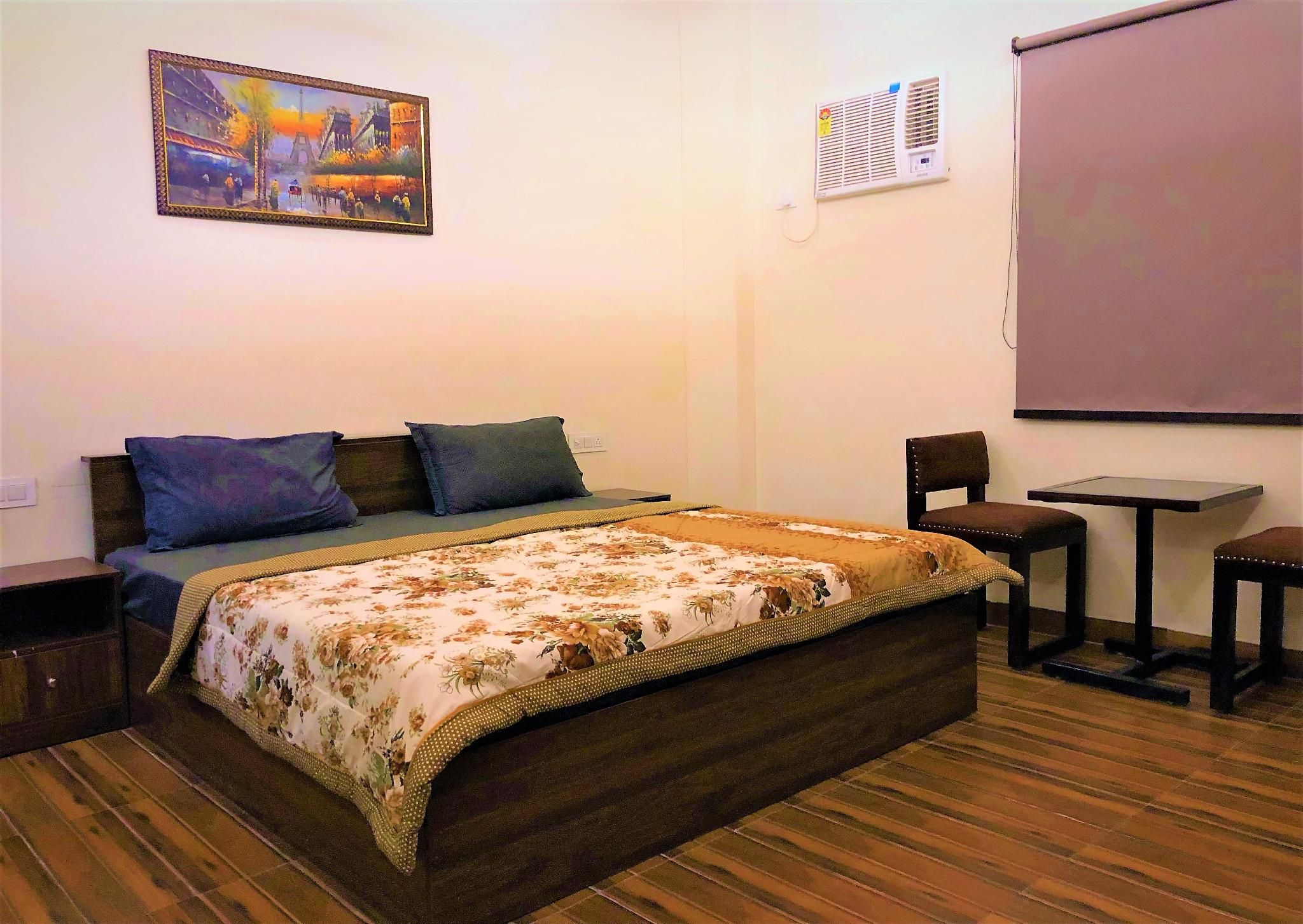 Deluxe Double Room With Private Bathroom