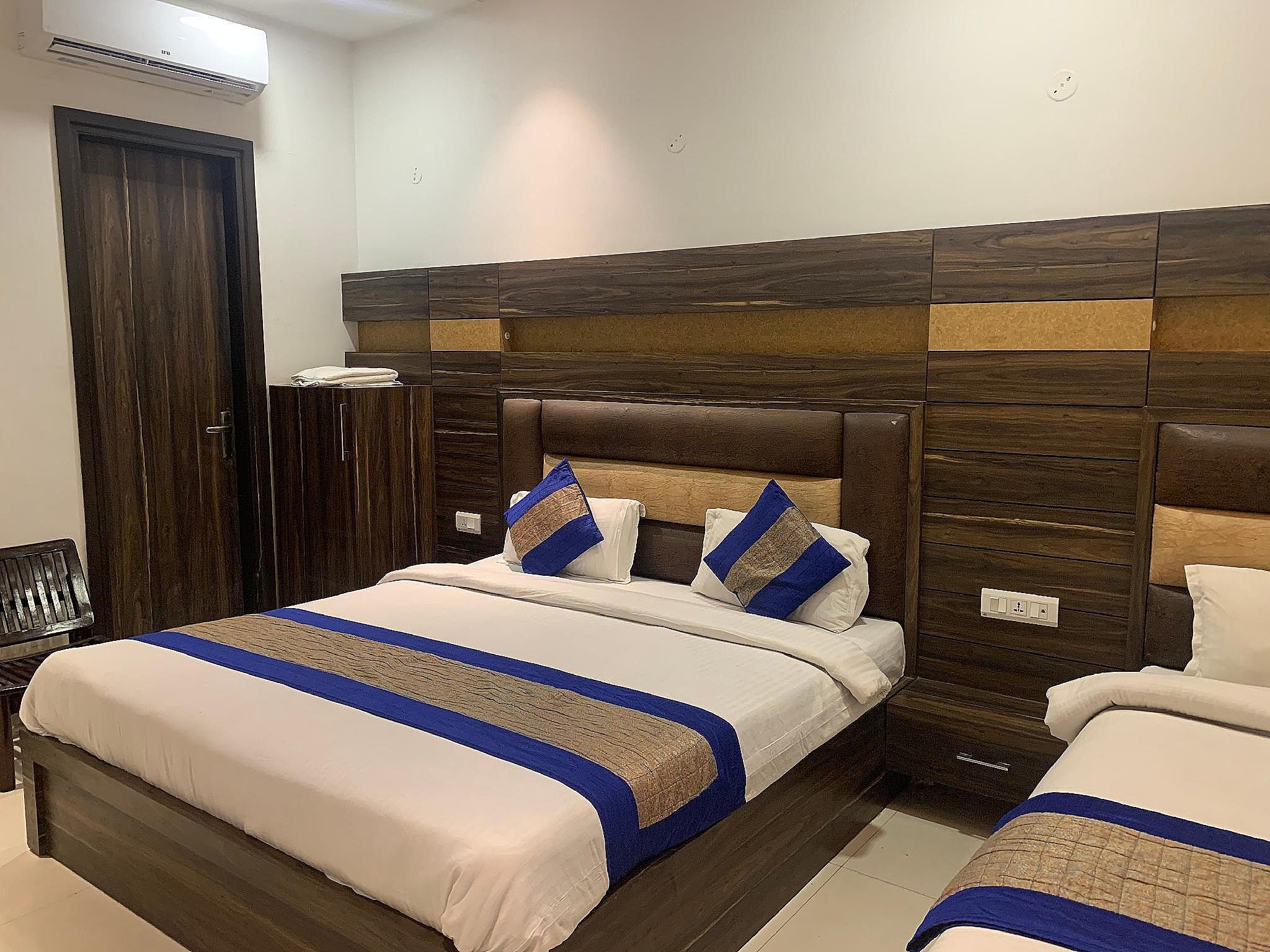 Deluxe Triple Bed Room