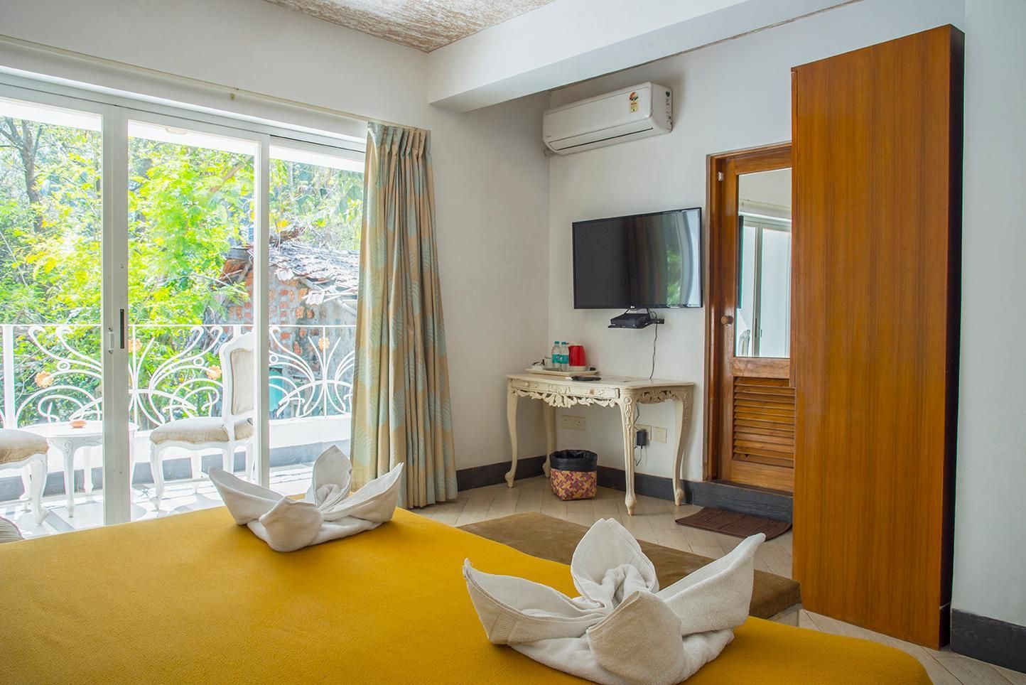 Deluxe Room with Balcony