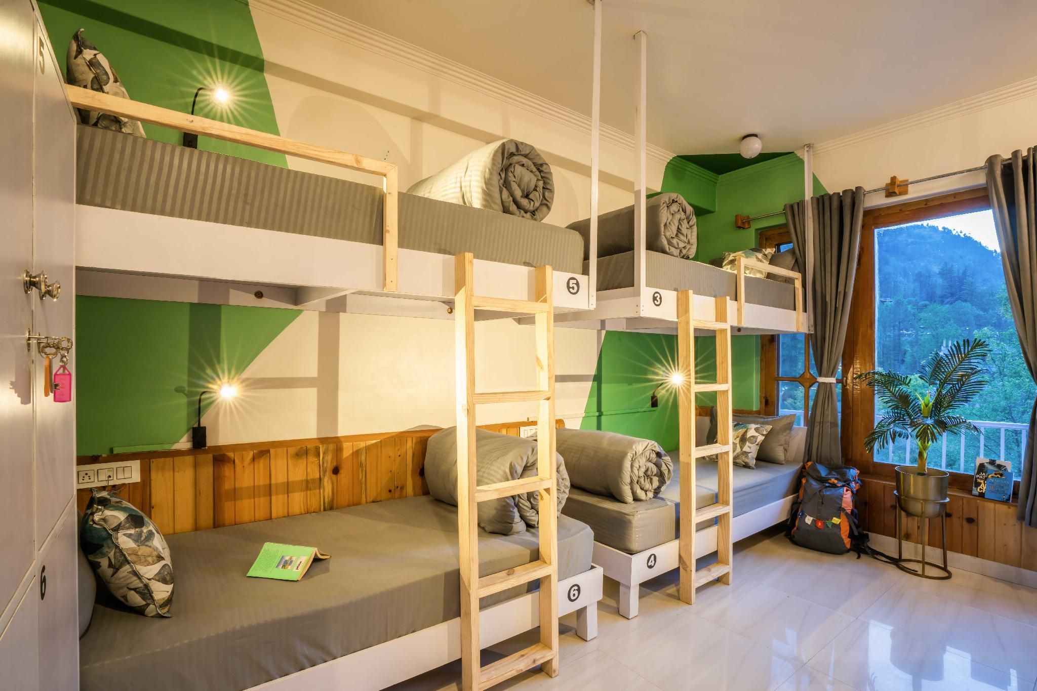 1 Person in 6-Bed Deluxe Dormitory - Mixed