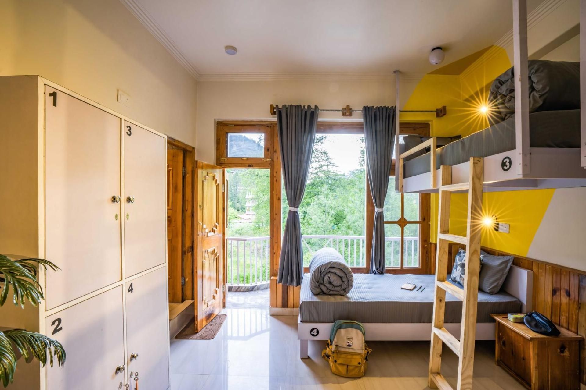 1 Person in 4-Bed Deluxe Dormitory - Mixed