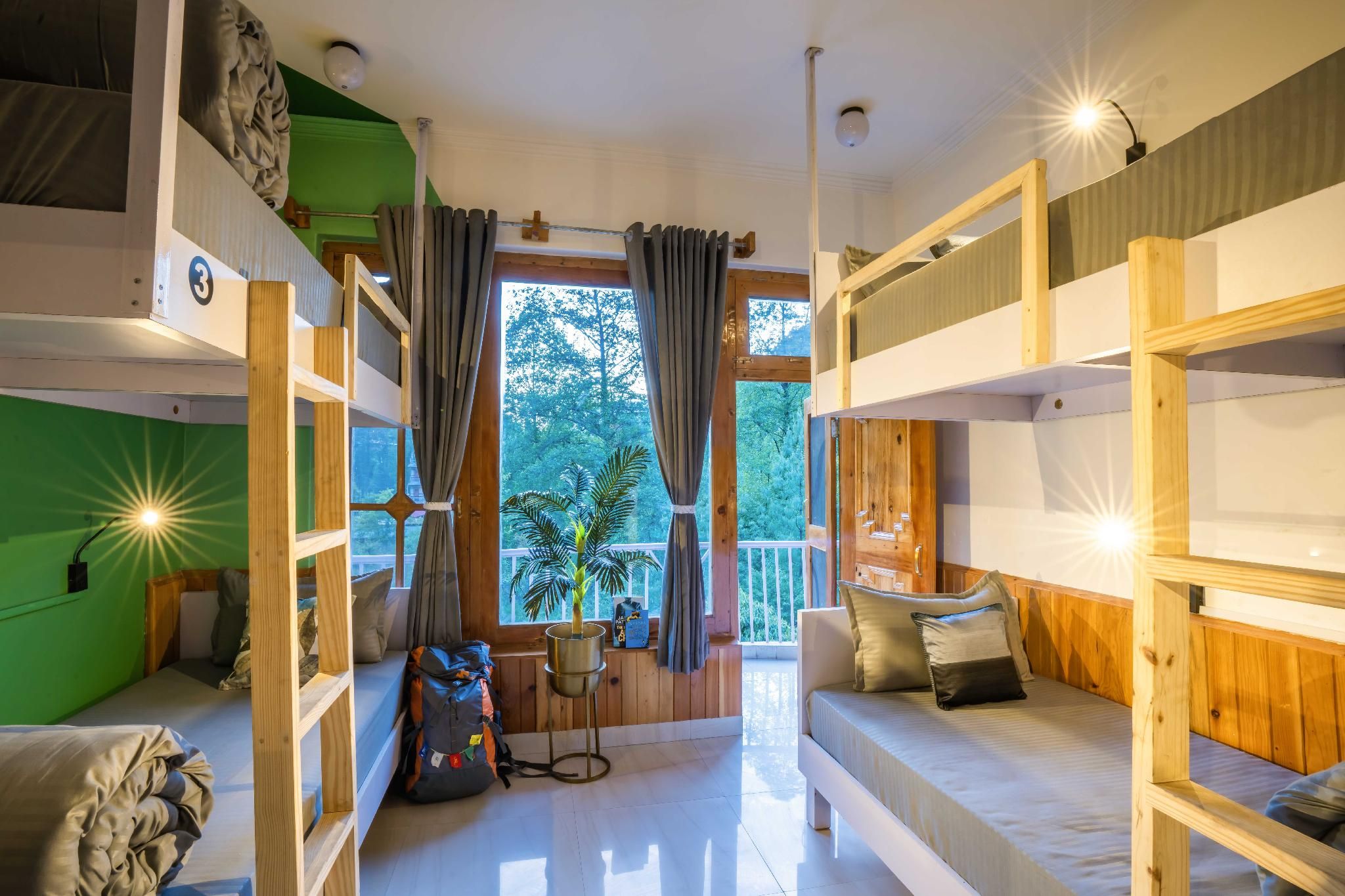 1 Person in 6-Bed Deluxe Dormitory - Mixed