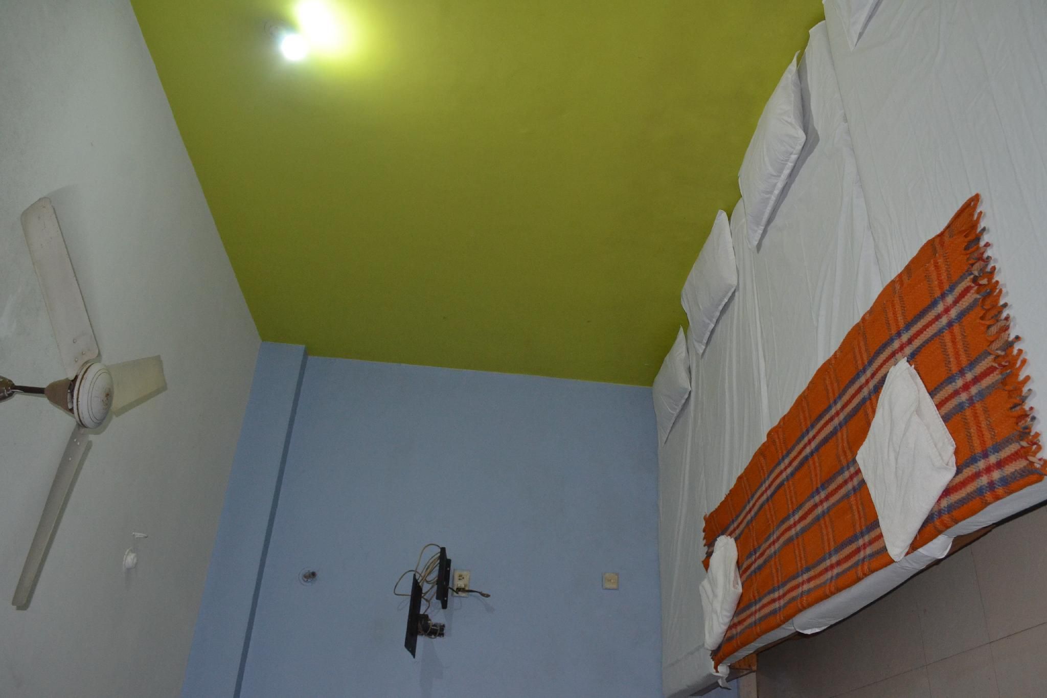 Room with 4 Beds and Shared Bathroom