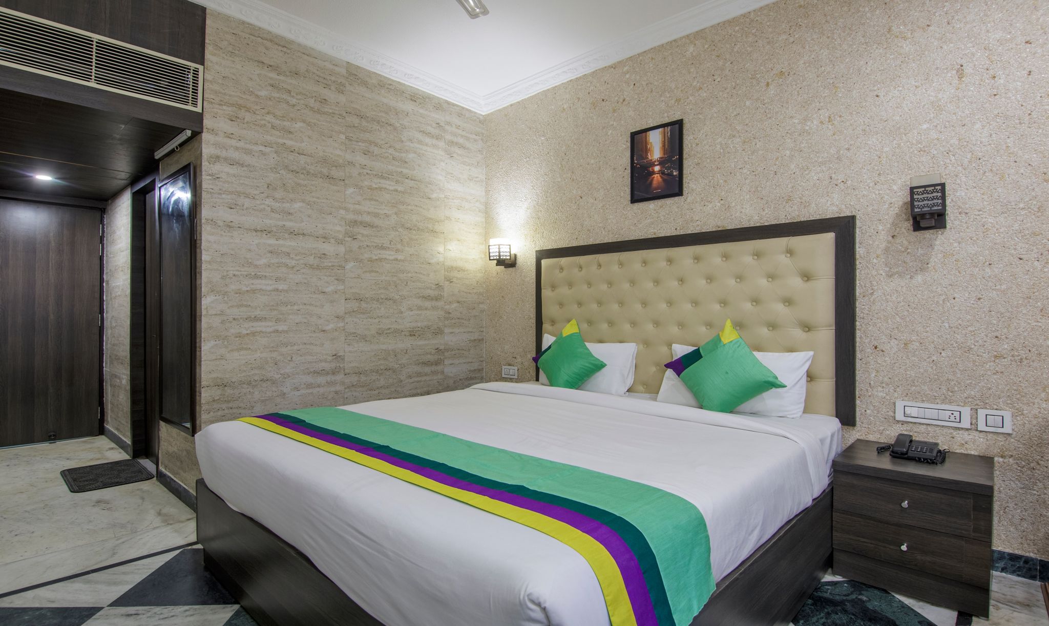 Treebo Trinetar International Economy Double Room 4