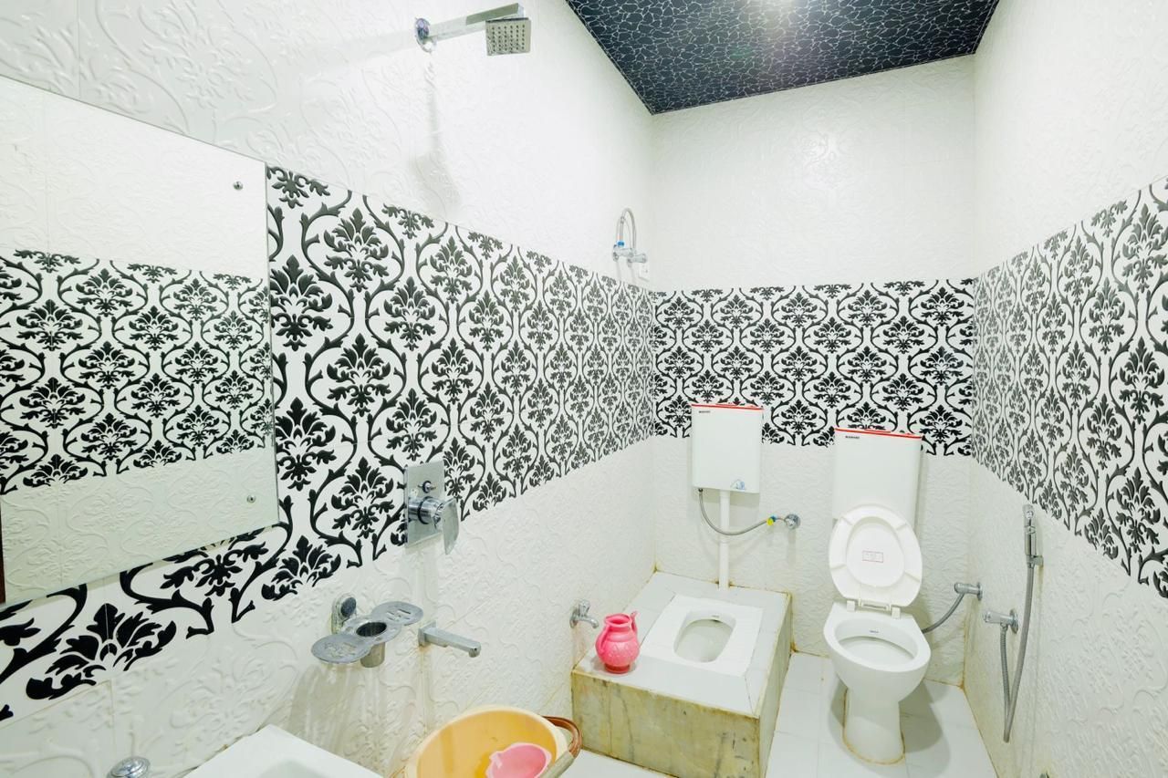 Family Room with Fan