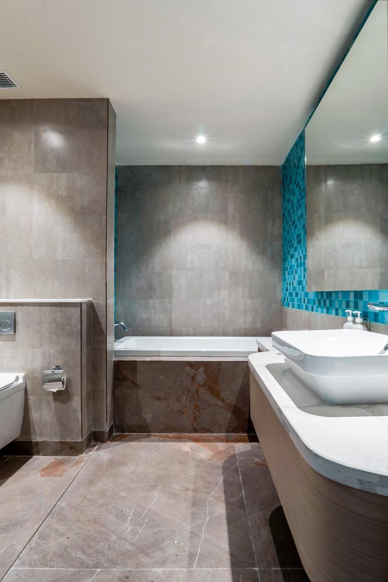 1 Bedroom Suite