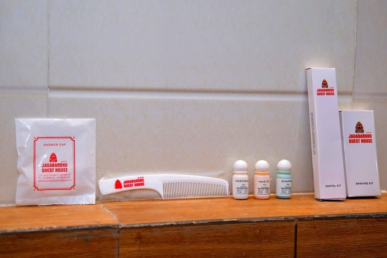 amenity (guest room)