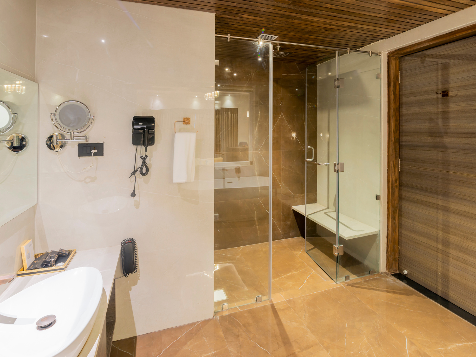 Executive Room with Bathtub