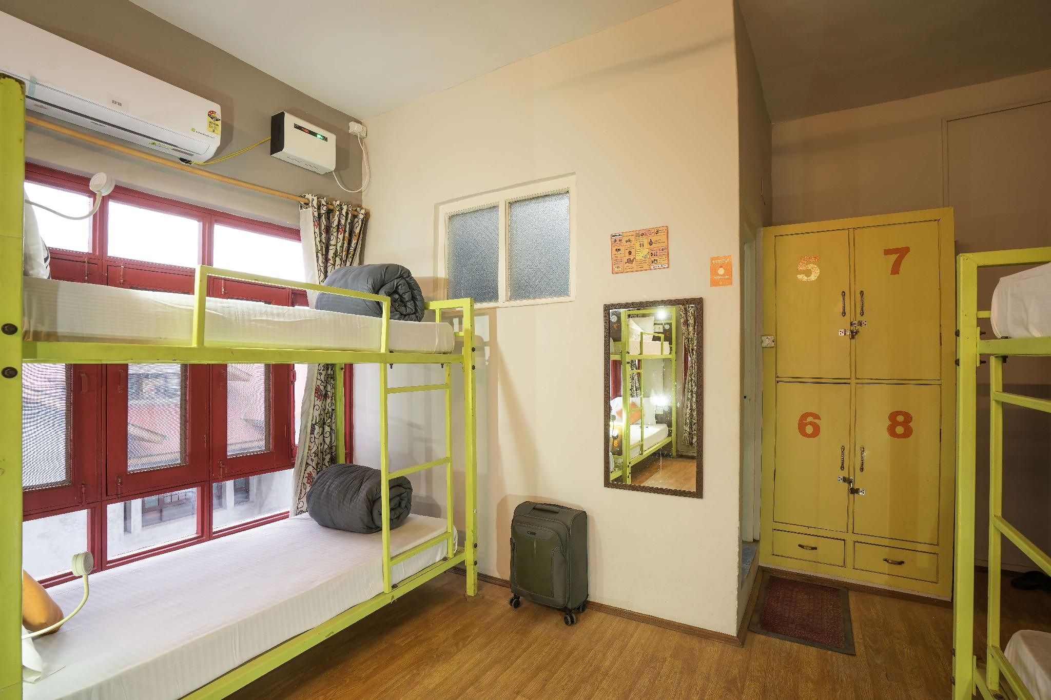 1 Person in 8-Bed Deluxe Dormitory - Mixed