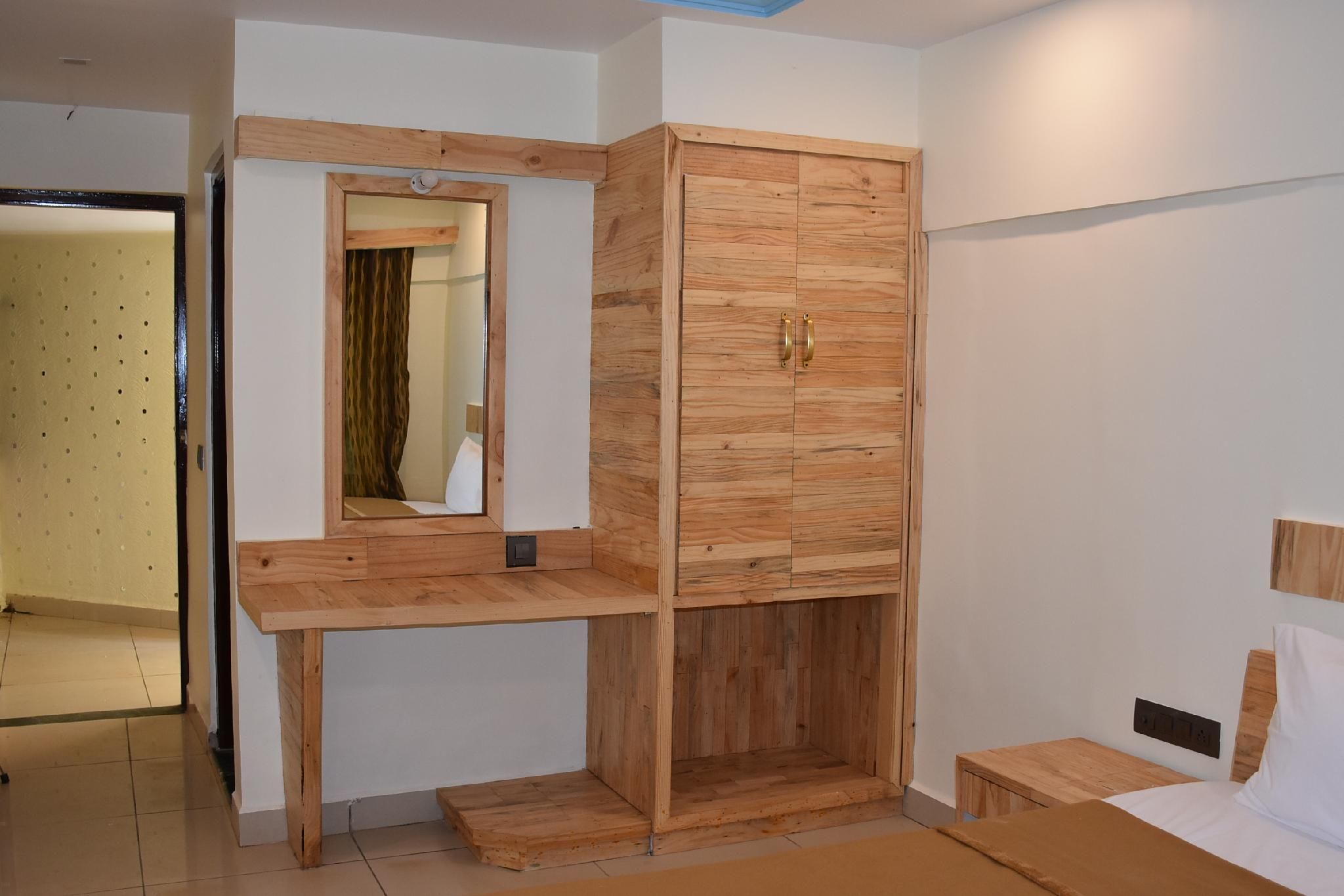 Riverside Inn Standard Room Non AC 2