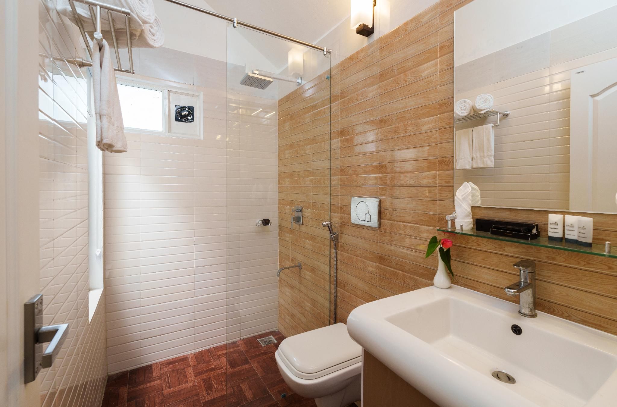 Eden Woods Resorts & Spa Deluxe Room with Balcony  2