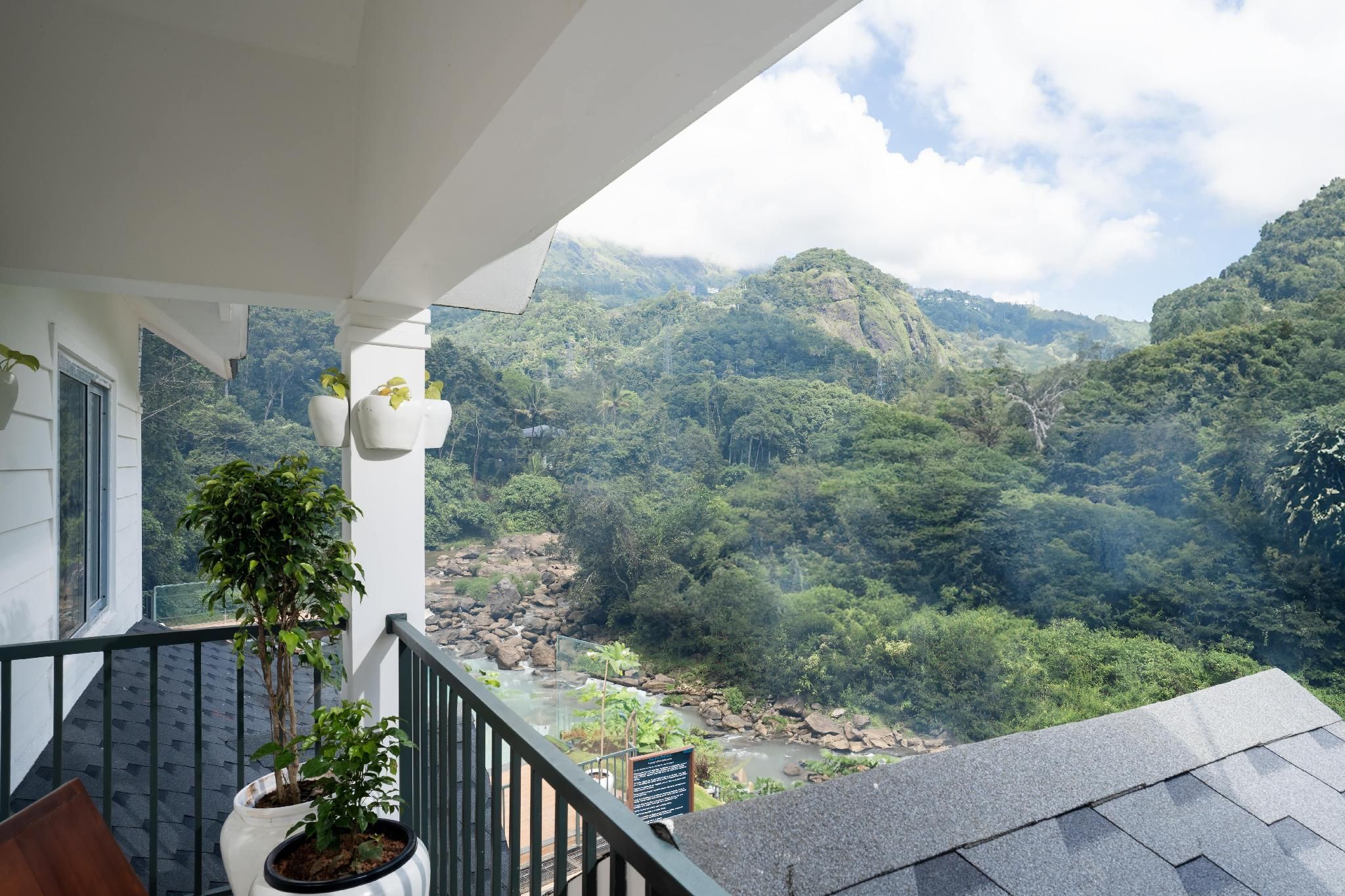 Eden Woods Resorts & Spa Deluxe Room with Balcony 