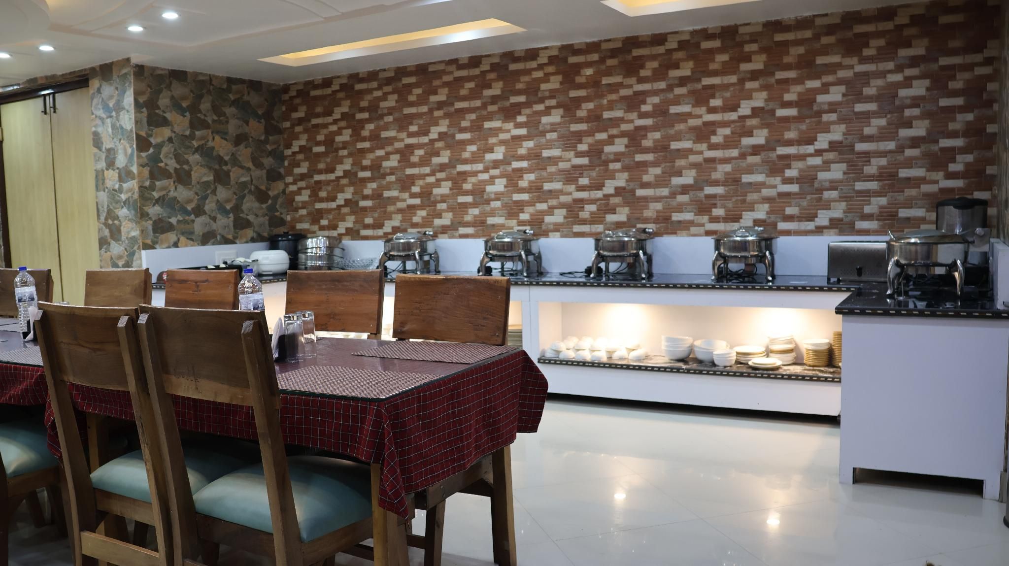 Food & Dining