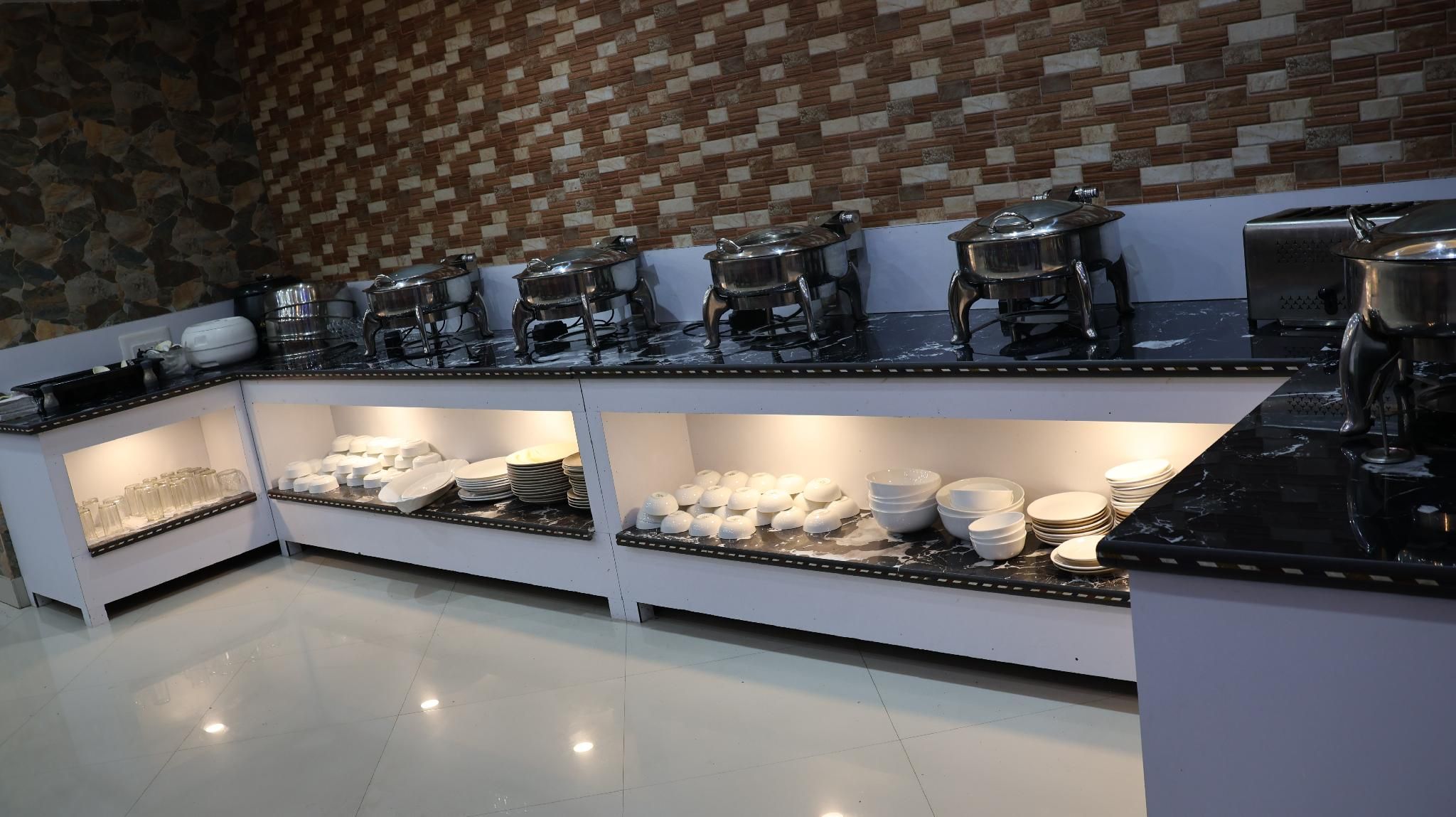 Food & Dining