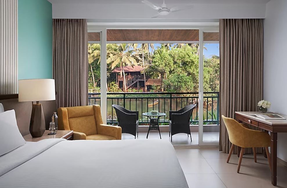 Deluxe River View Room