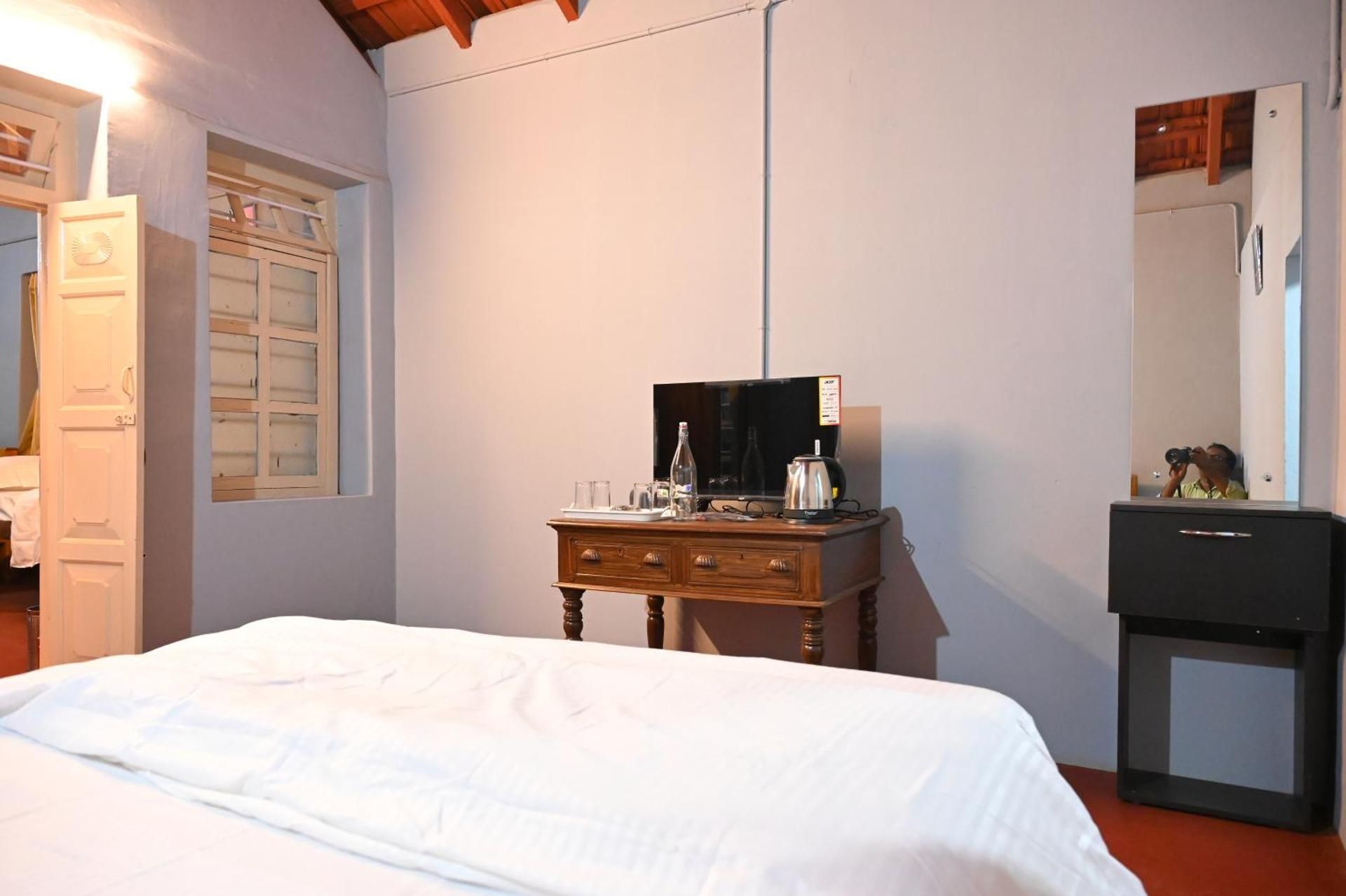 Heritage Comfort Room