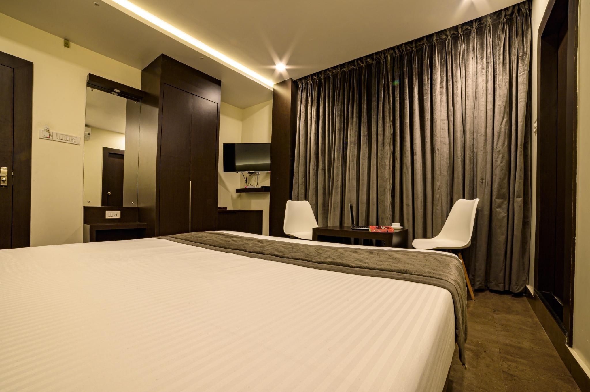 Salt Life - A Beach Front Property Sea View Room with Balcony 2