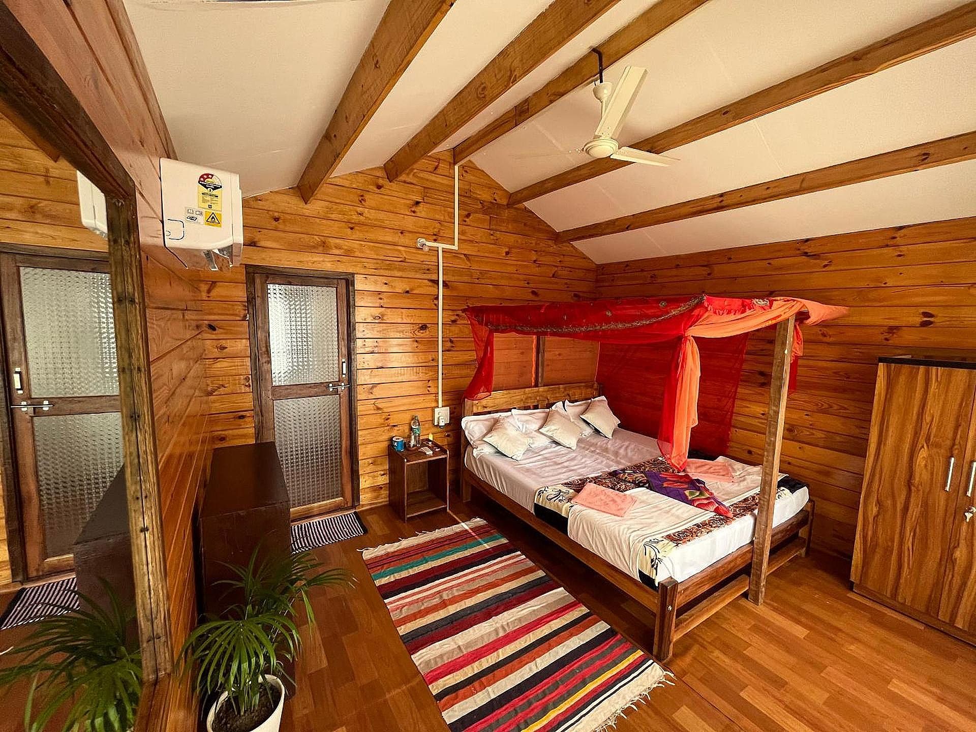 Rooftop Beachfront Hut