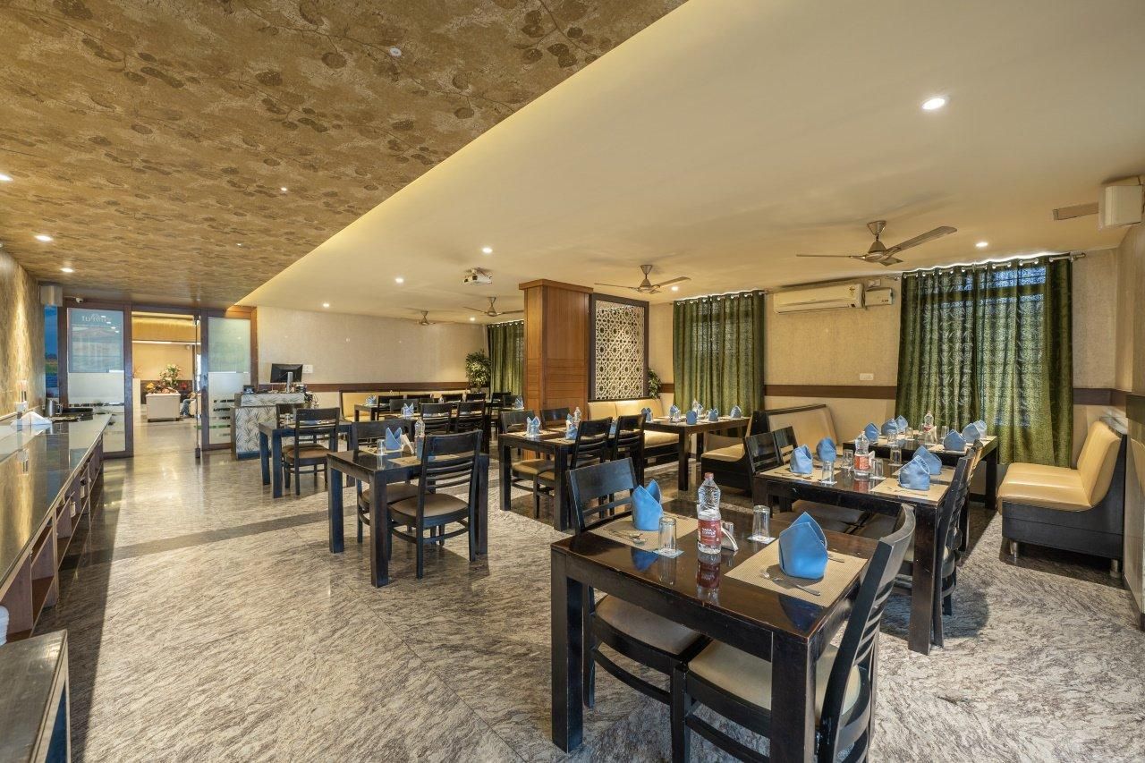 restaurant (private room)