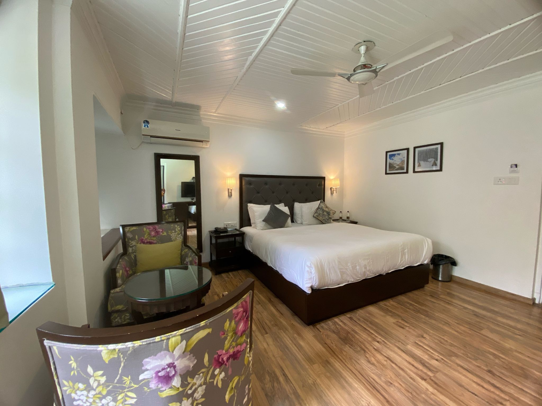 Hotel Metropolis Deluxe Room 5