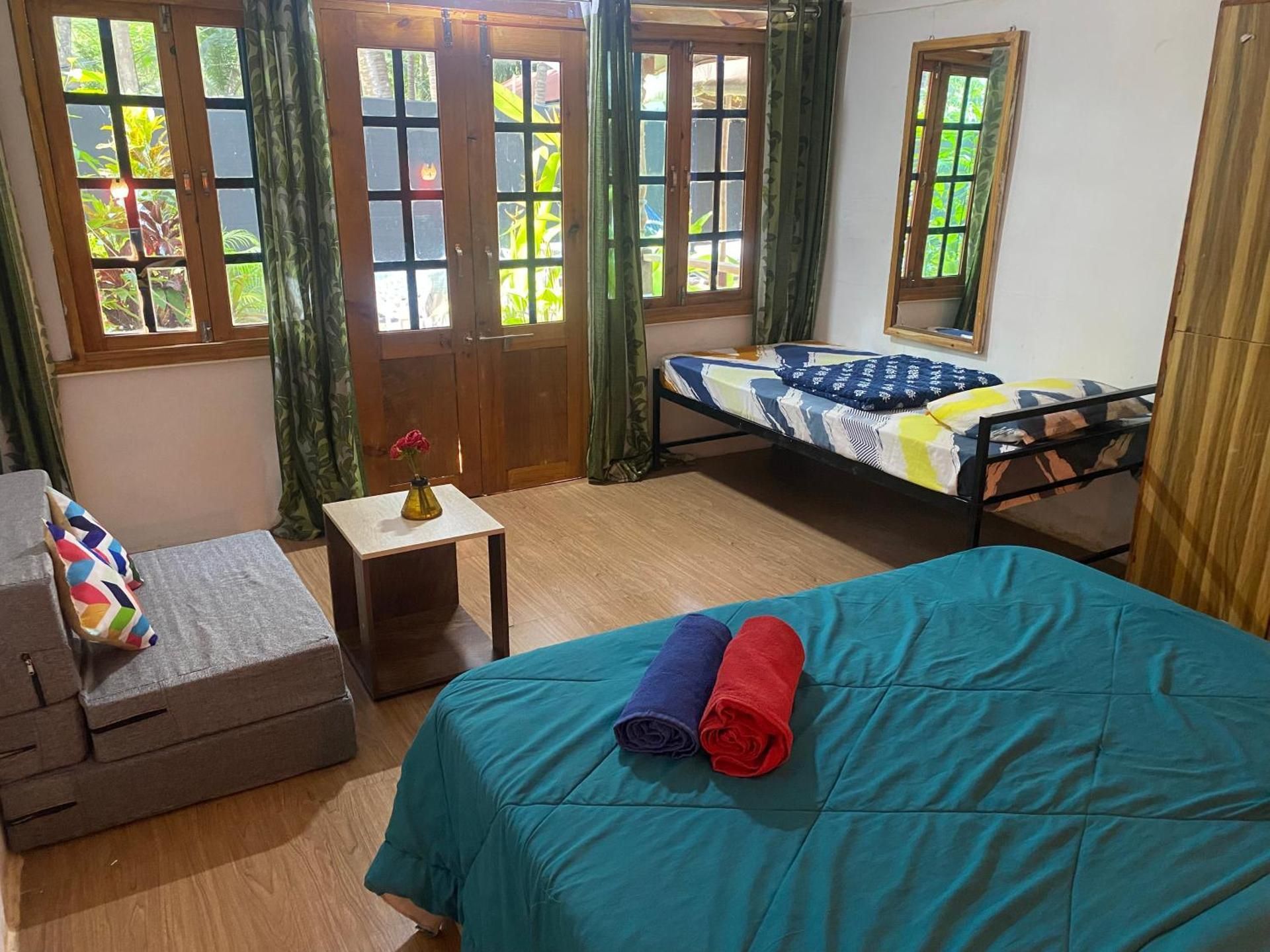 Tropical Bay Family 2