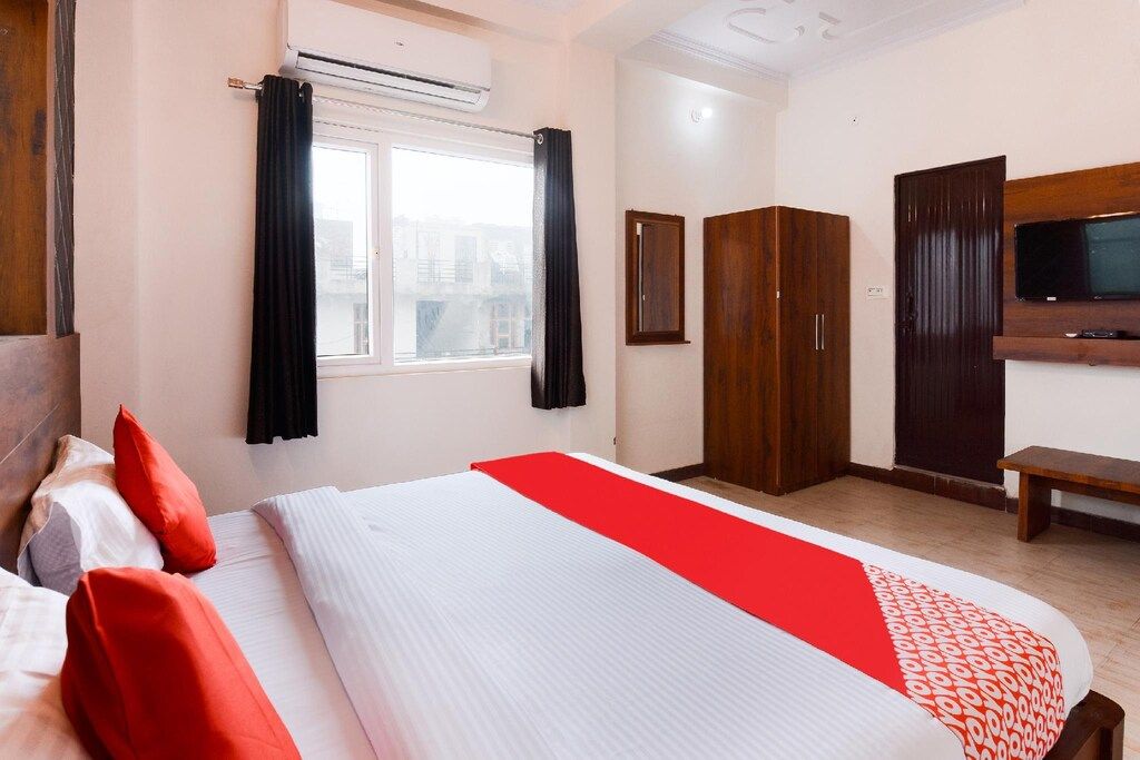 Hotel Elegant Deluxe Room