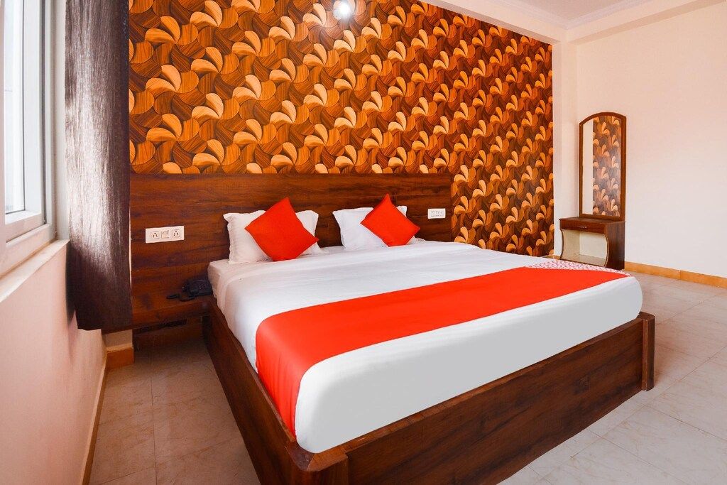 Hotel Elegant Deluxe Room 2