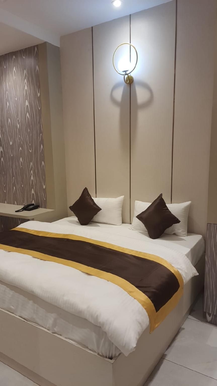 Deluxe Air Conditioning Room