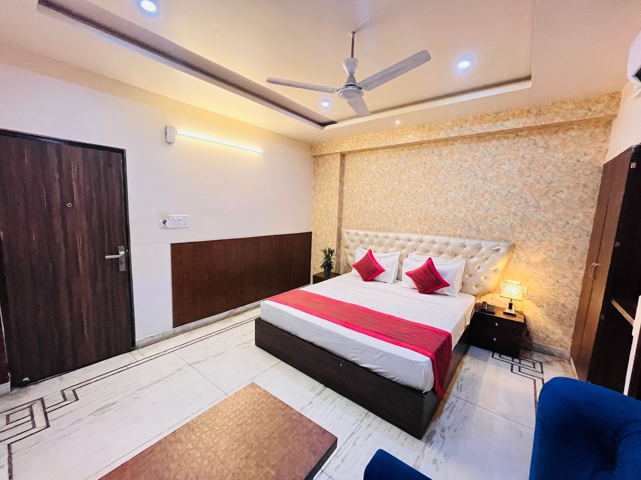 The Leaf Hotel Deluxe Double Room 8