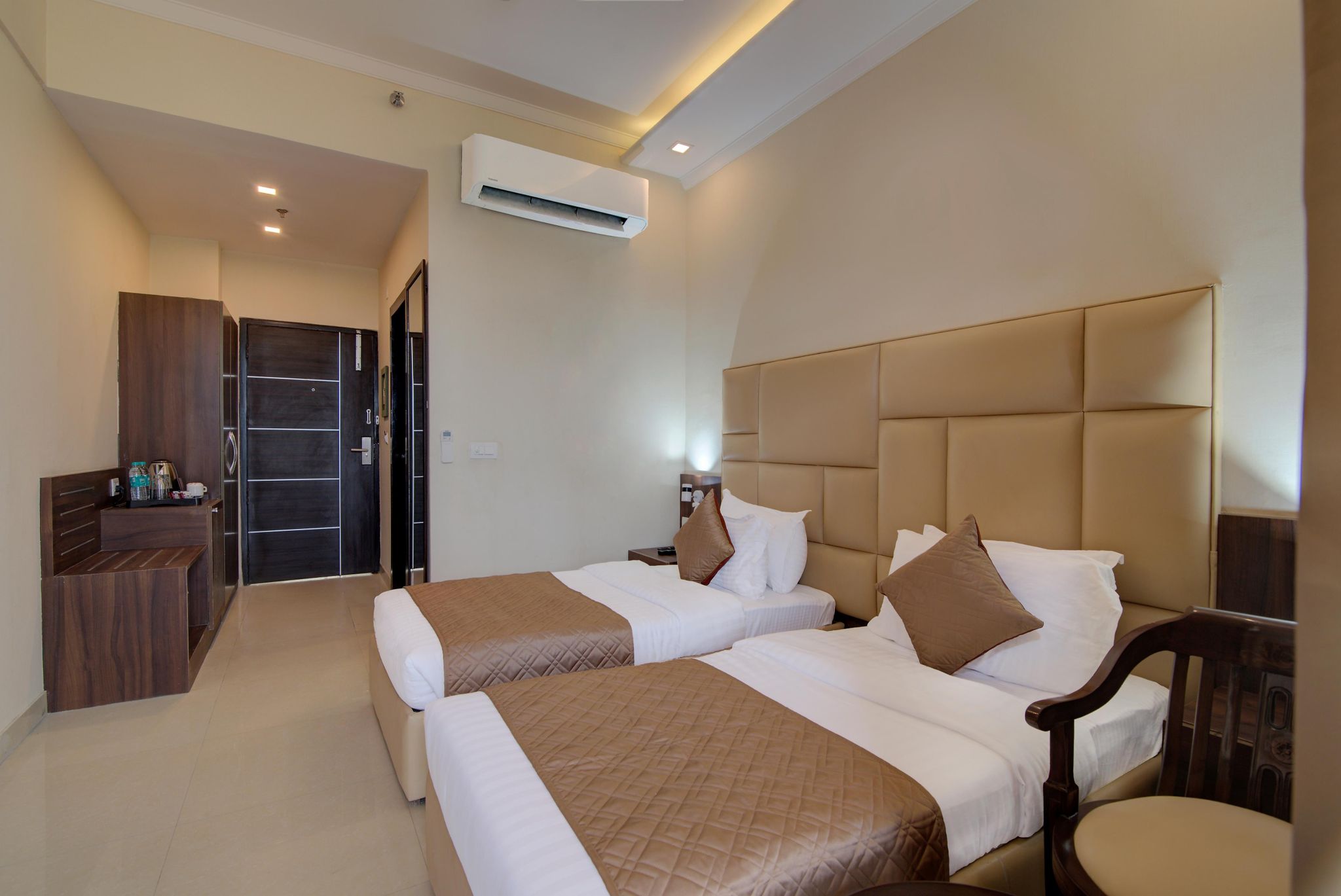 Comfort Inn Karnal Deluxe Room with Complimentary Wifi 7