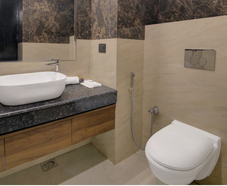 Comfort Inn Karnal Deluxe Room with Complimentary Wifi 15