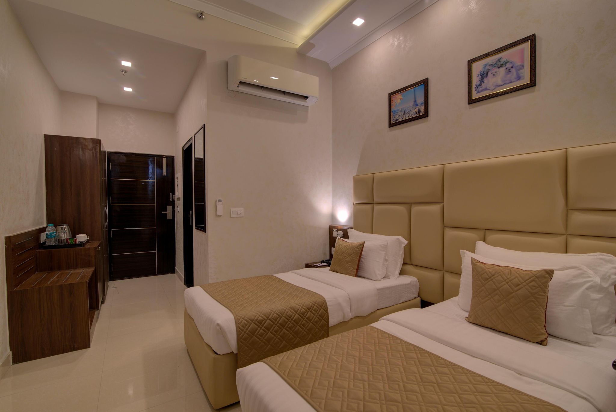 Comfort Inn Karnal Deluxe Room with Complimentary Wifi 11