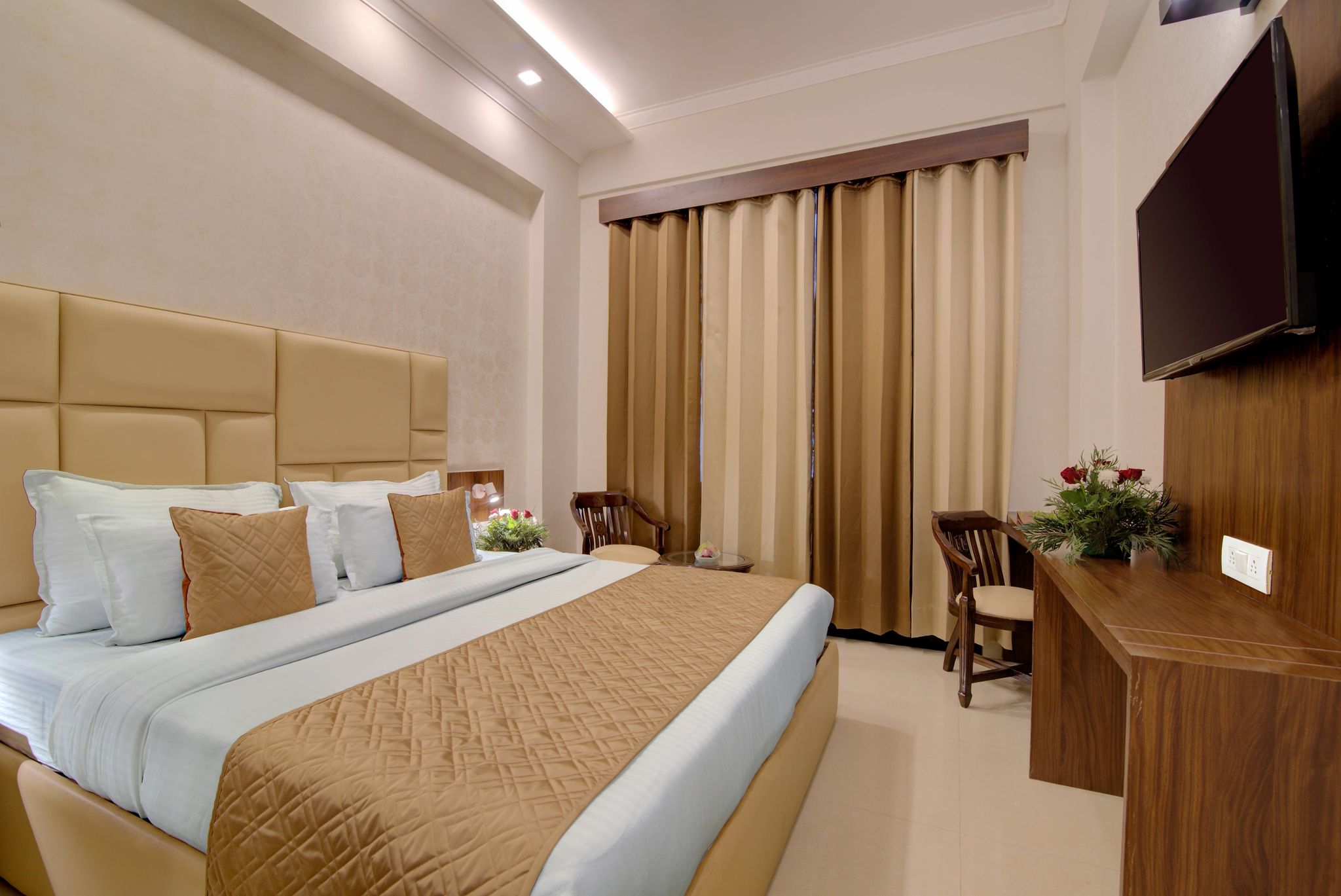 Comfort Inn Karnal Deluxe Room with Complimentary Wifi 4