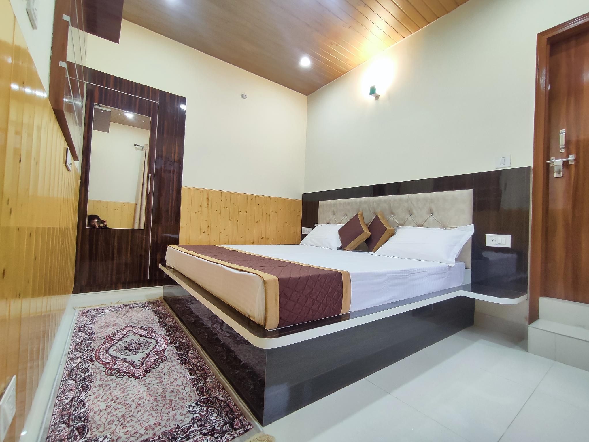 Standard Room 102